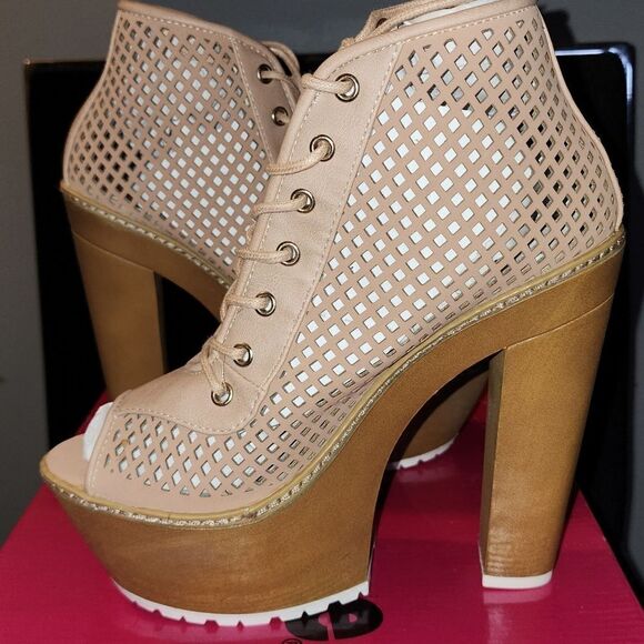 Dollhouse Component PeepToe  Bootie NWT - Picture 3 of 6